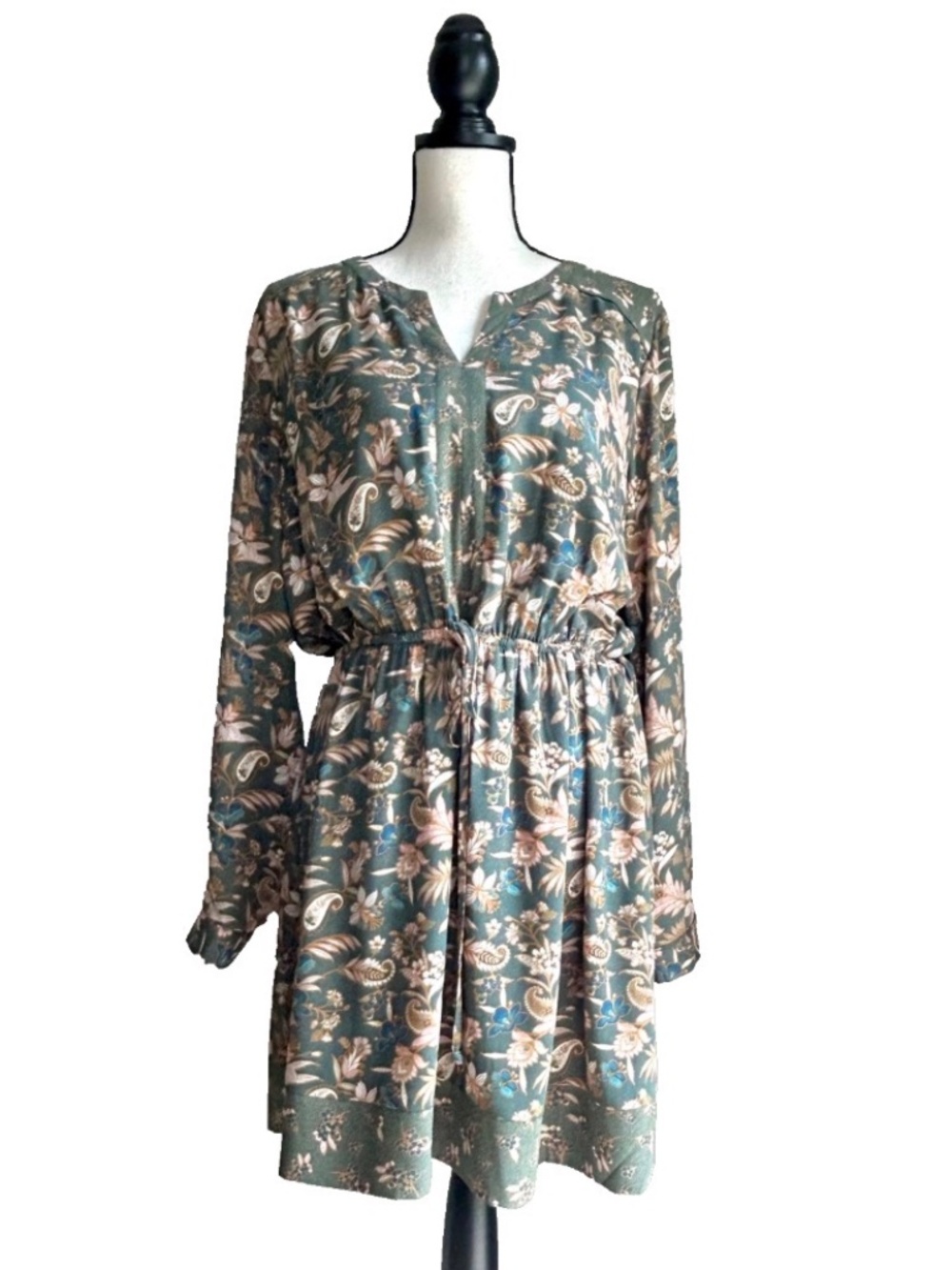 DR2 by DANIEL RAINN | 3/4 Sleeve Split Neck Dress